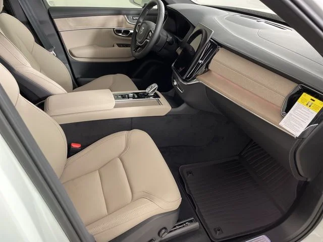 2025 Volvo XC90 Core - Photo 46