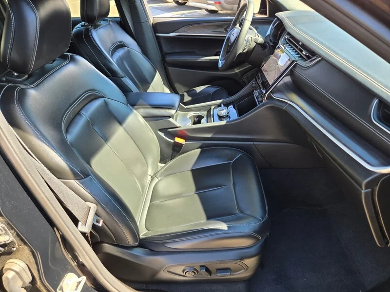 Used 2024 Black Jeep Limited image 13
