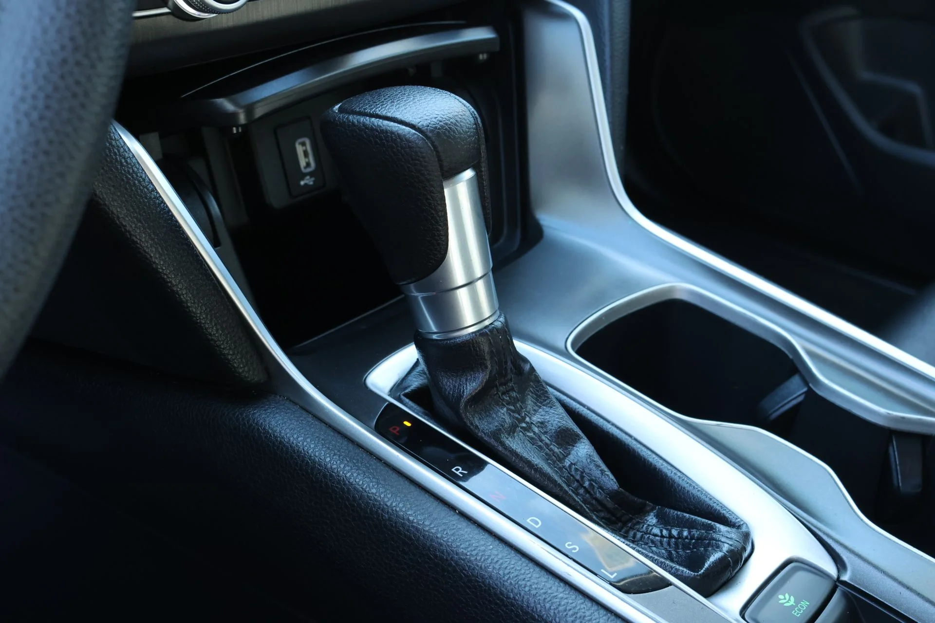 Used 2020 White Honda LX image 13