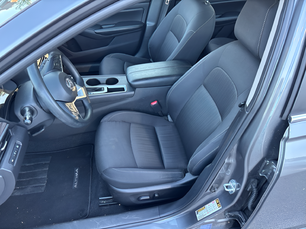 Used 2025 Gray Nissan 2.5 SV image 9