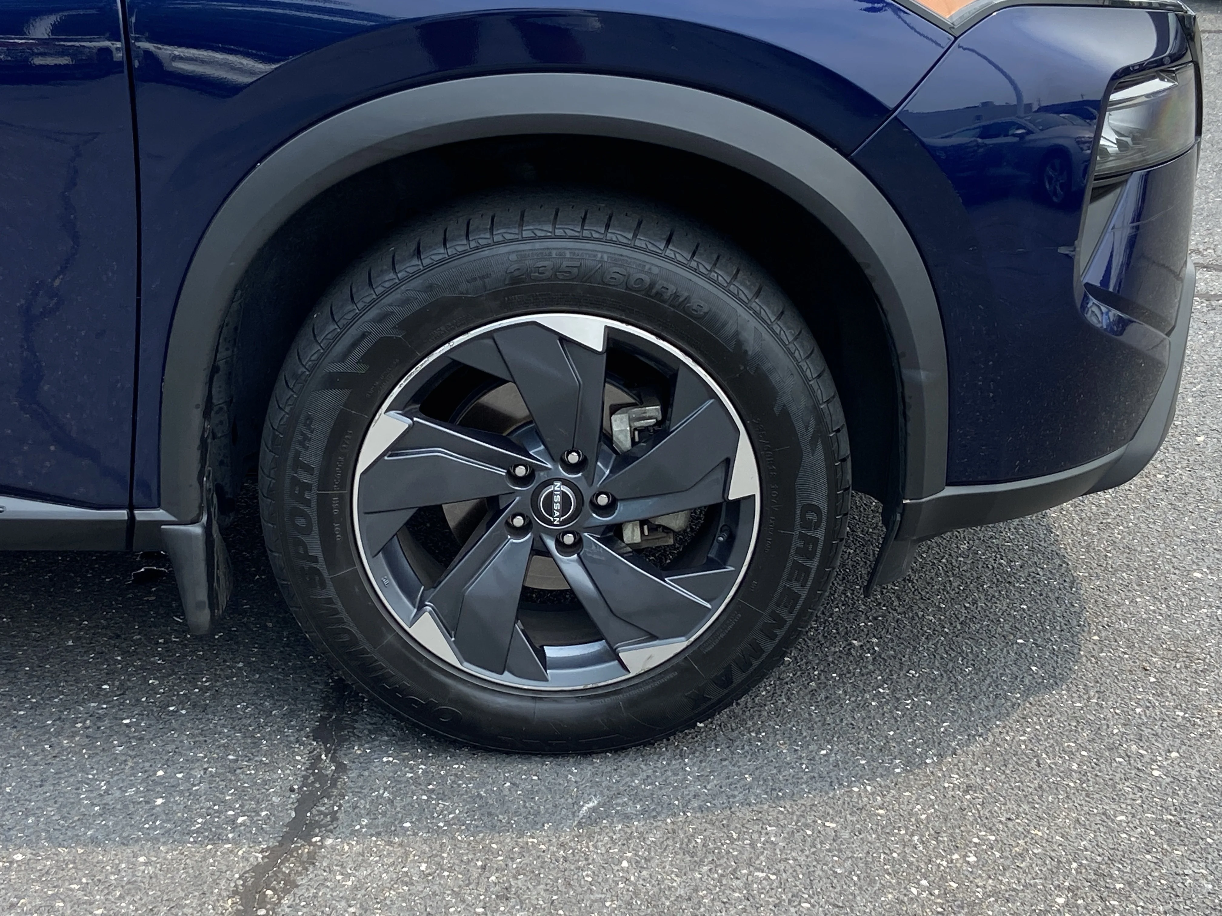 2024 Nissan Rogue SV - Photo 8