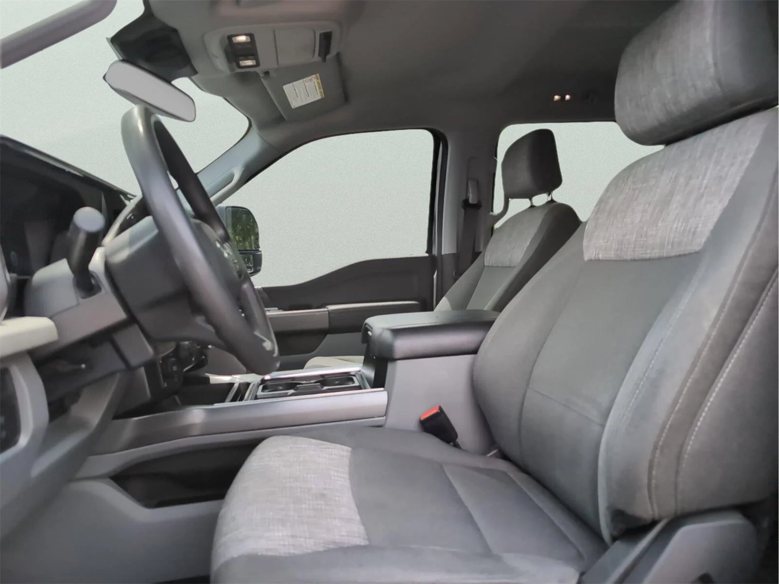 Used 2023 Iconic Silver Ford XLT image 17