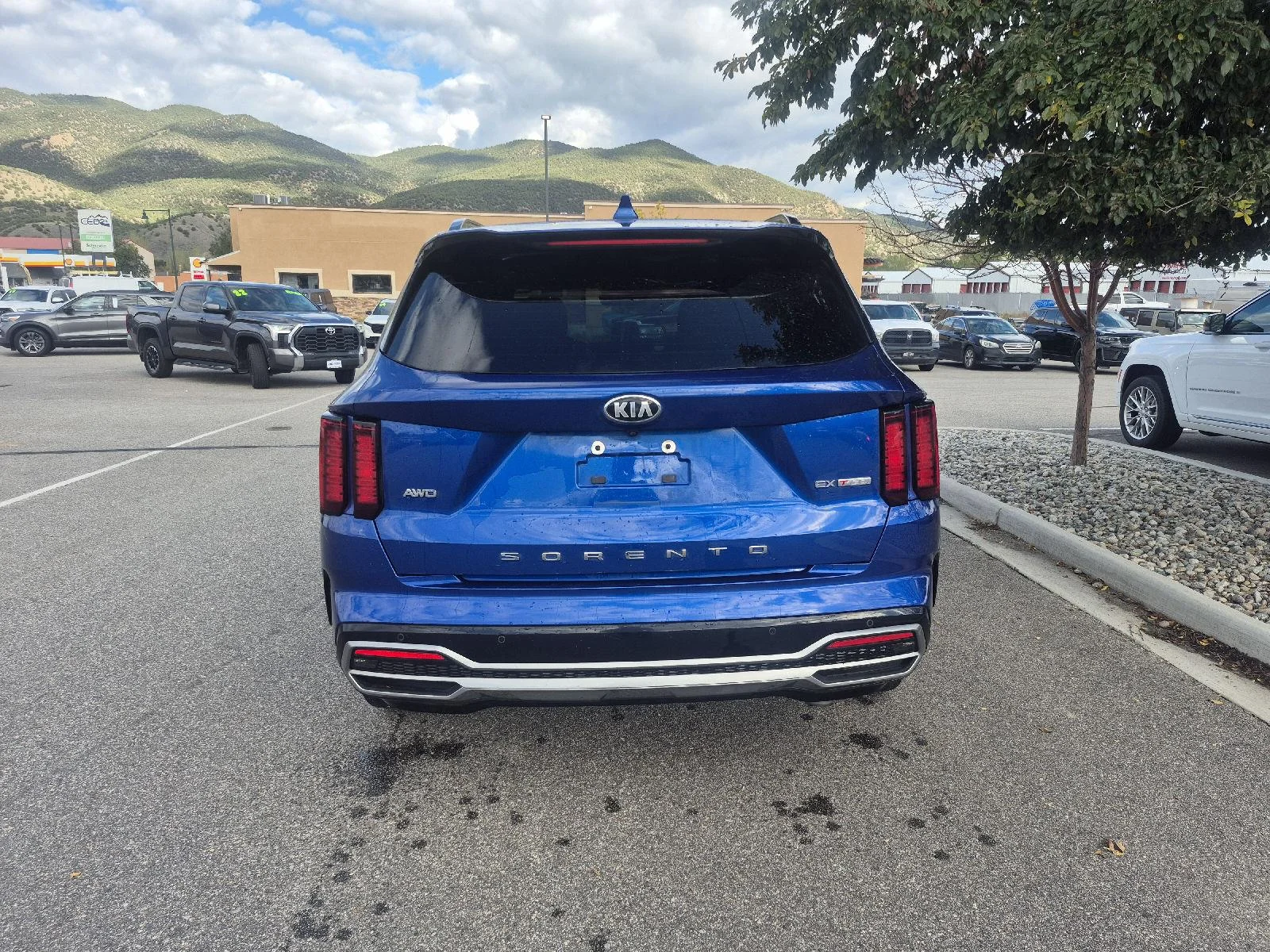Used 2021 Sapphire Blue Kia EX image 8
