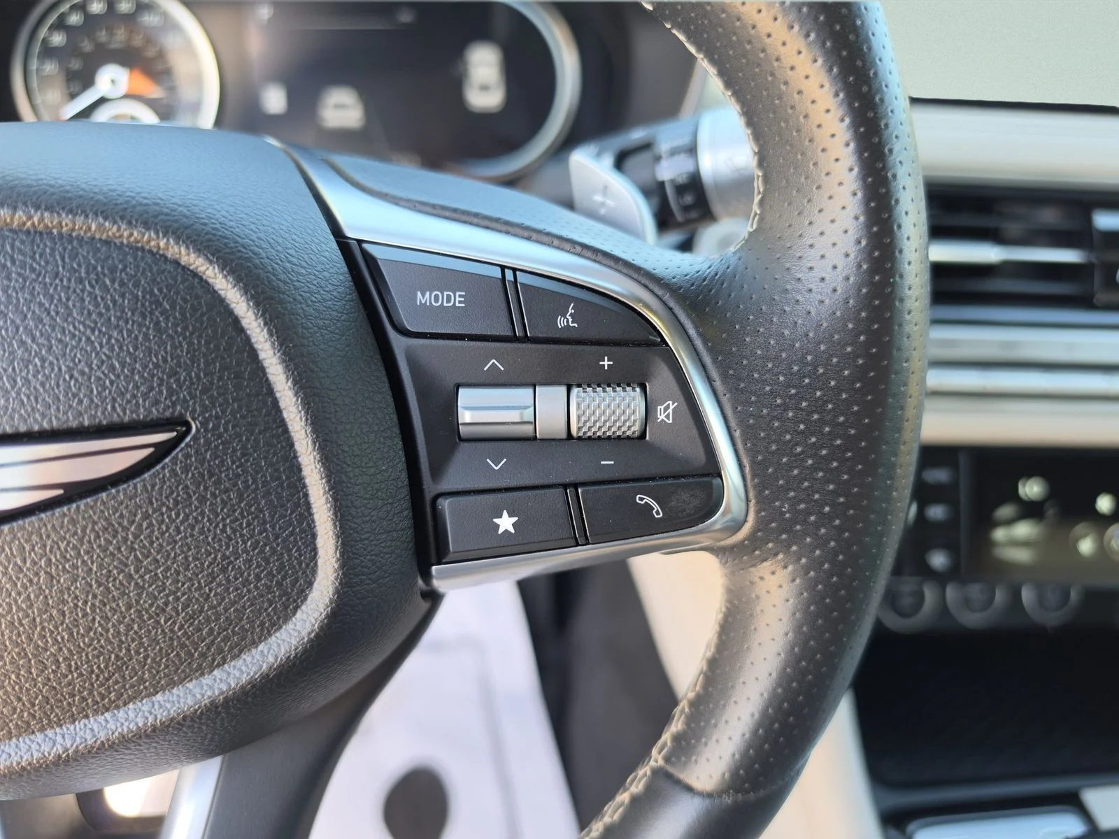 Used 2025 Gray Genesis 2.5T image 30