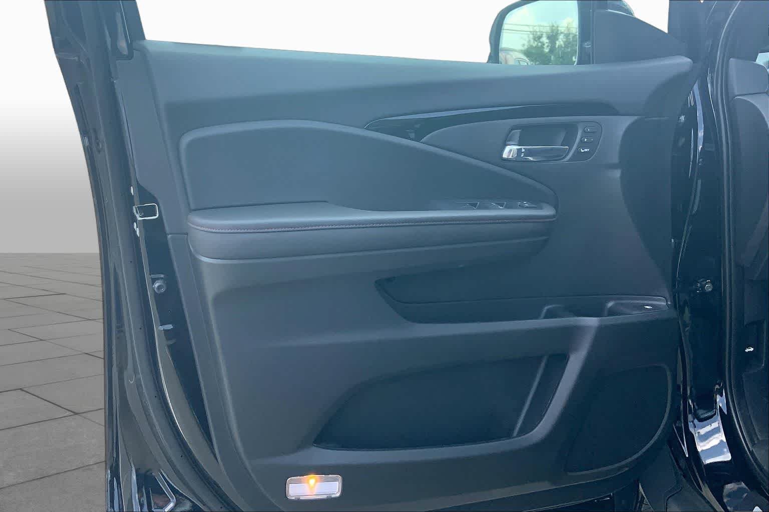 2025 Honda Ridgeline Black Edition - Photo 8