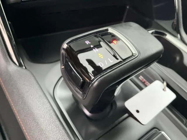 Used 2025 White GMC AT4 image 41