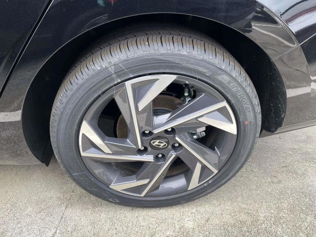 New 2026 Black Hyundai Limited image 28