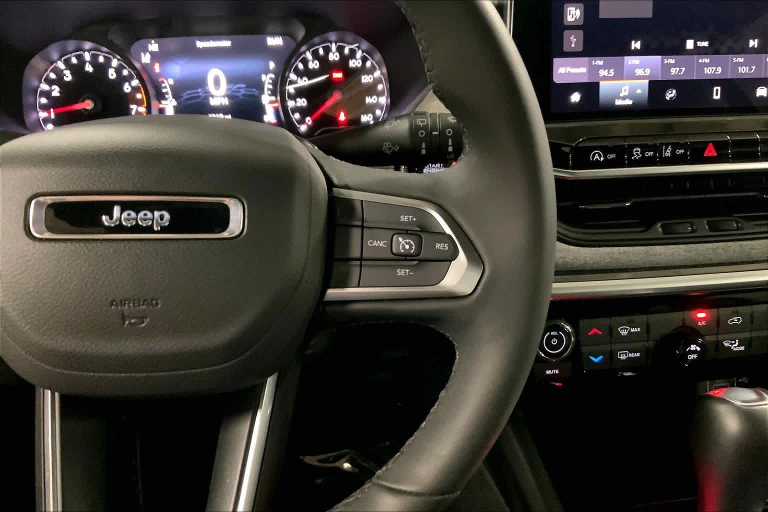 Used 2024 Diamond Black Crystal Pearlcoat Jeep Latitude Lux image 24