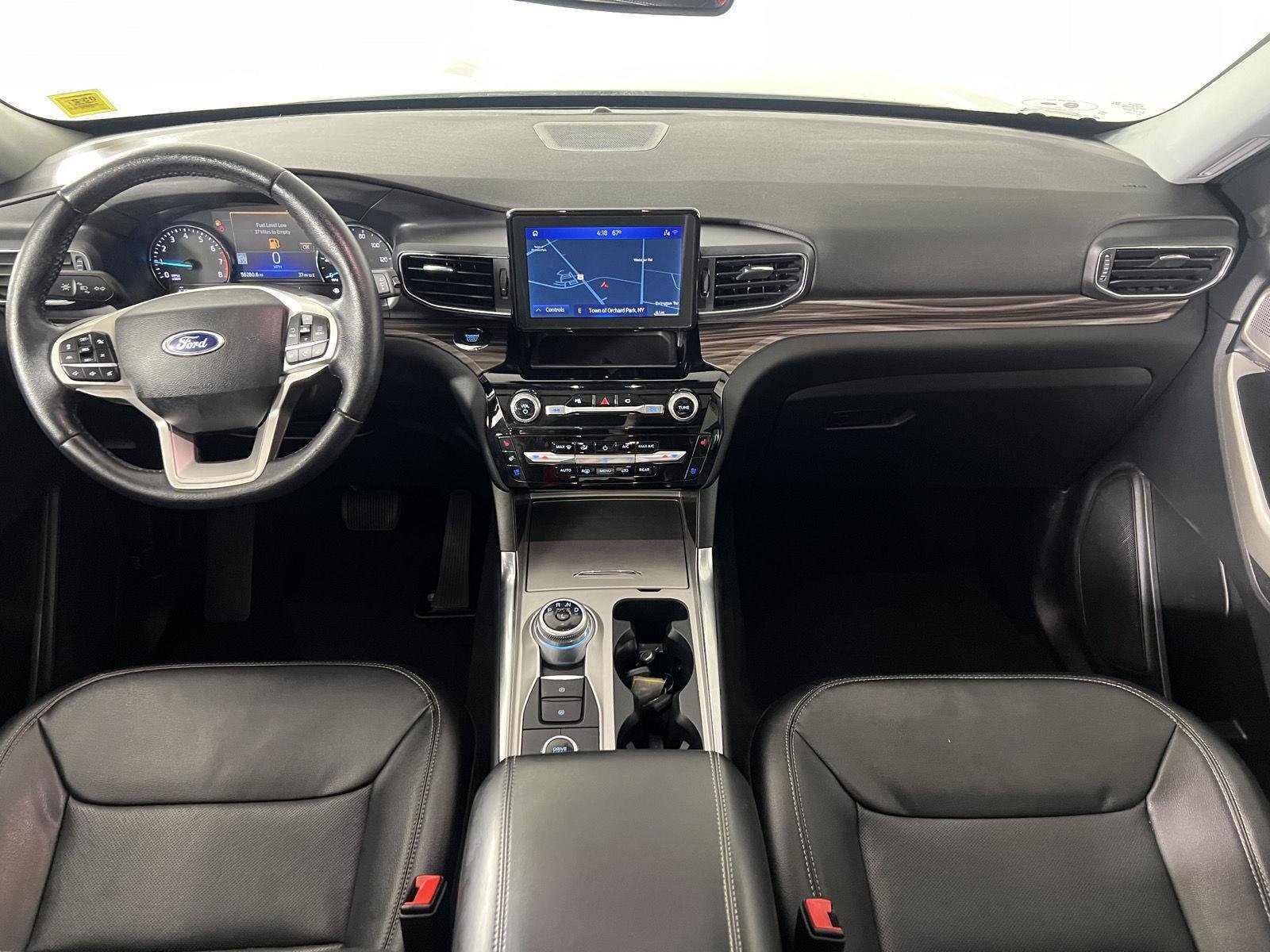 Used 2022 White Metallic Ford Limited image 17