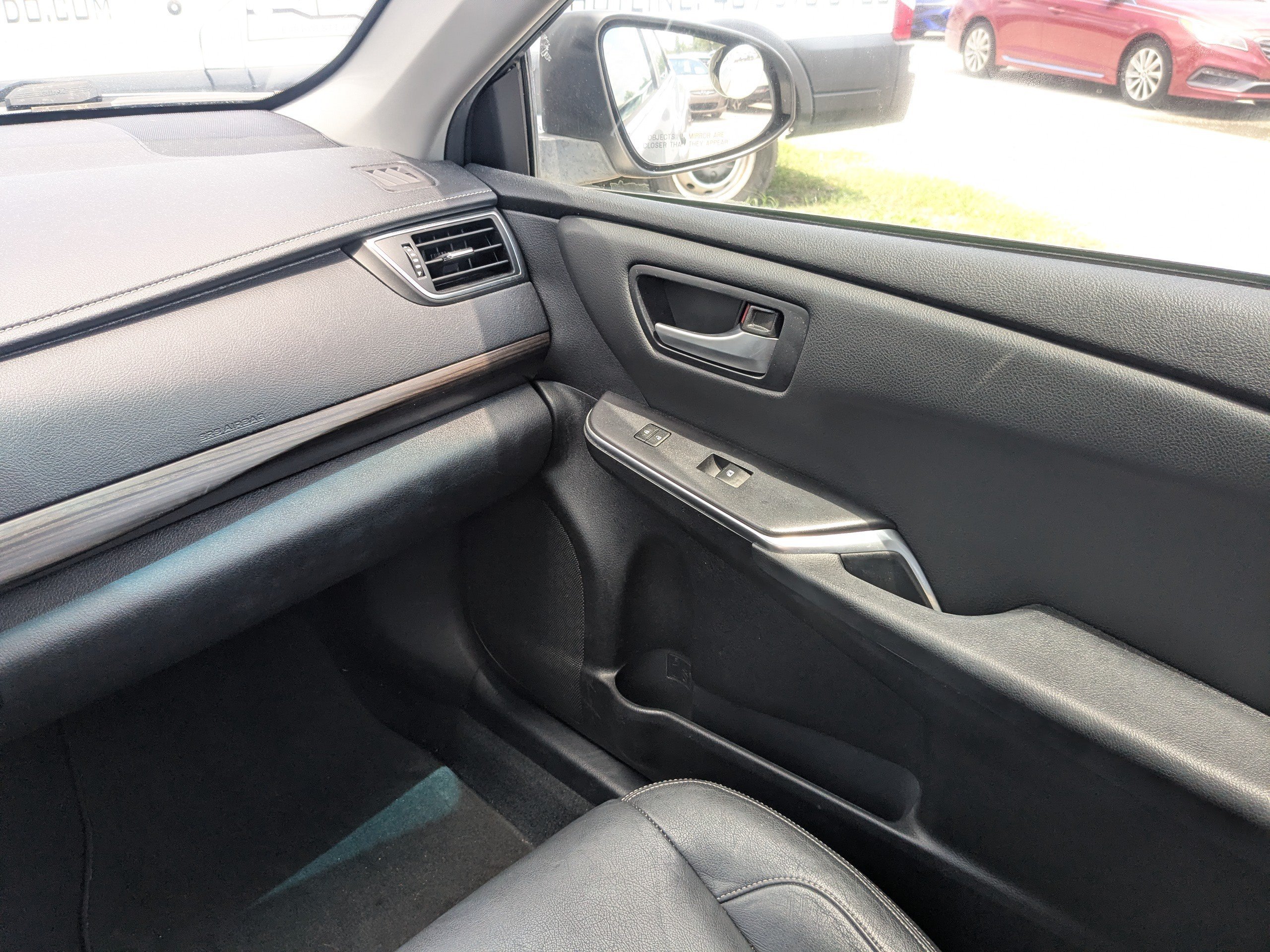 2015 Toyota Camry LE - Photo 17
