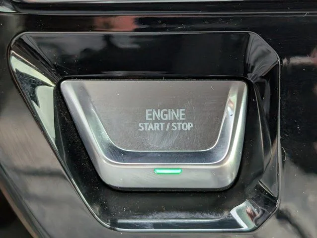 Used 2023 White Frost Tricoat GMC Denali image 27