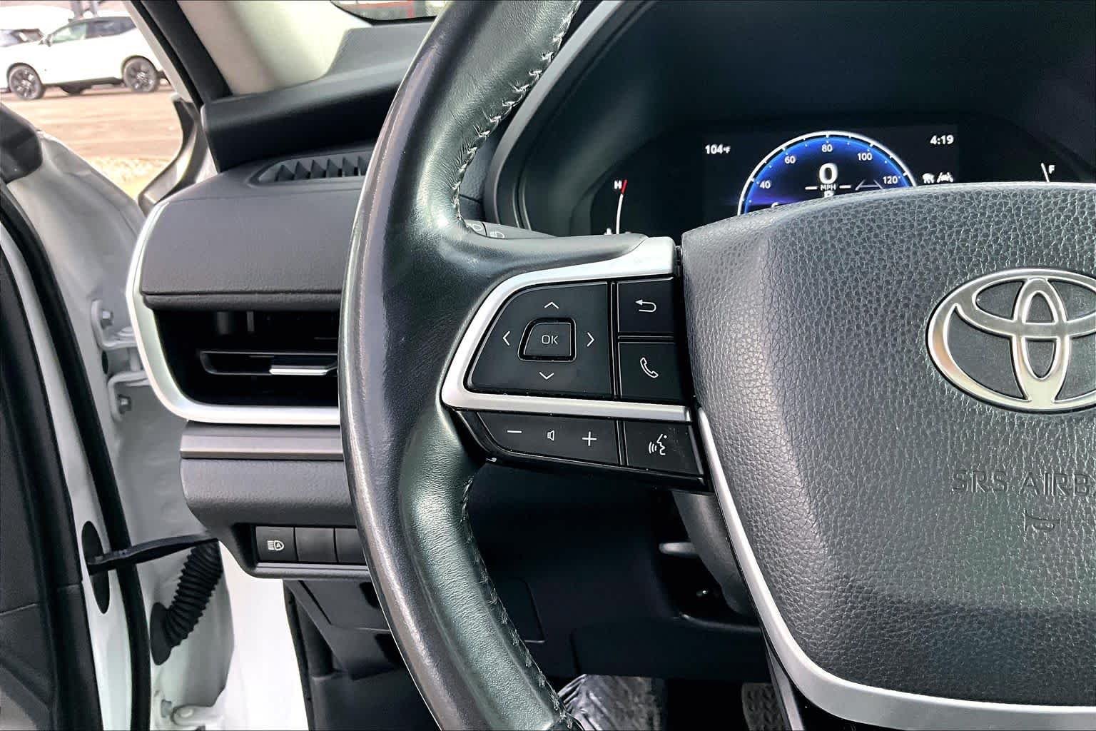 Used 2024 Wind Chill Pearl Toyota XLE image 23