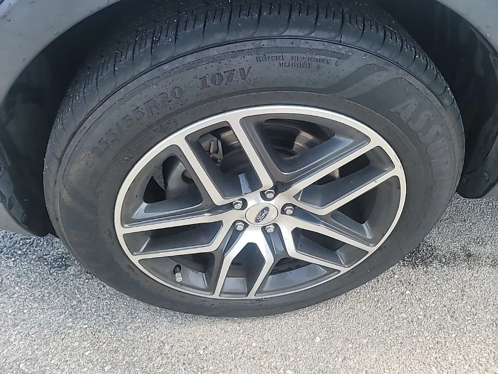 Used 2019 Blue Ford Sport image 8