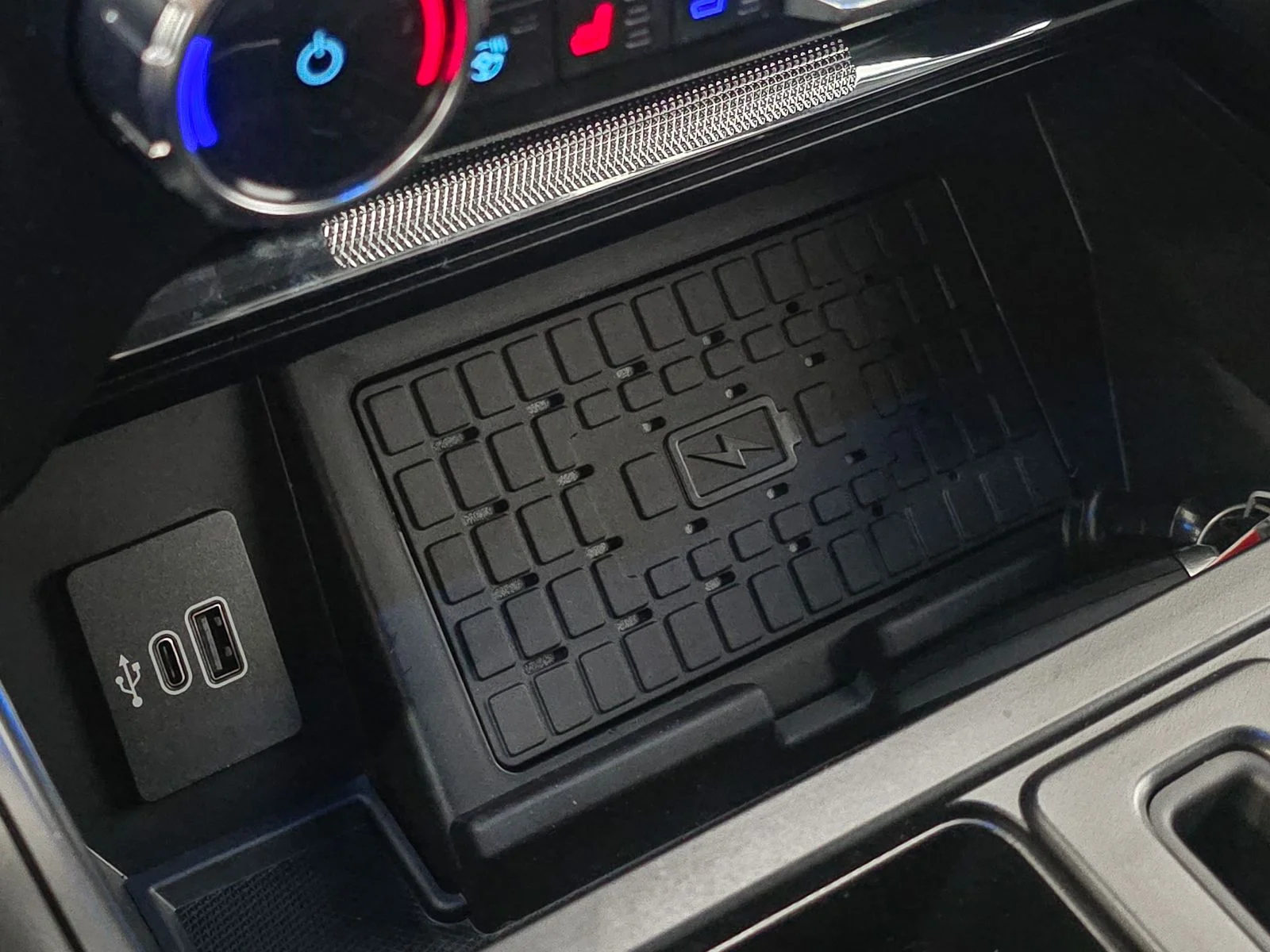New 2025 Oxford White Ford Tremor® image 29