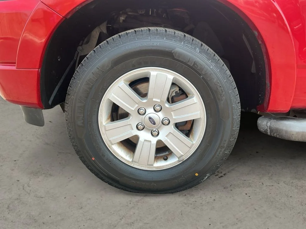 Used 2010 Red Ford XLT image 9