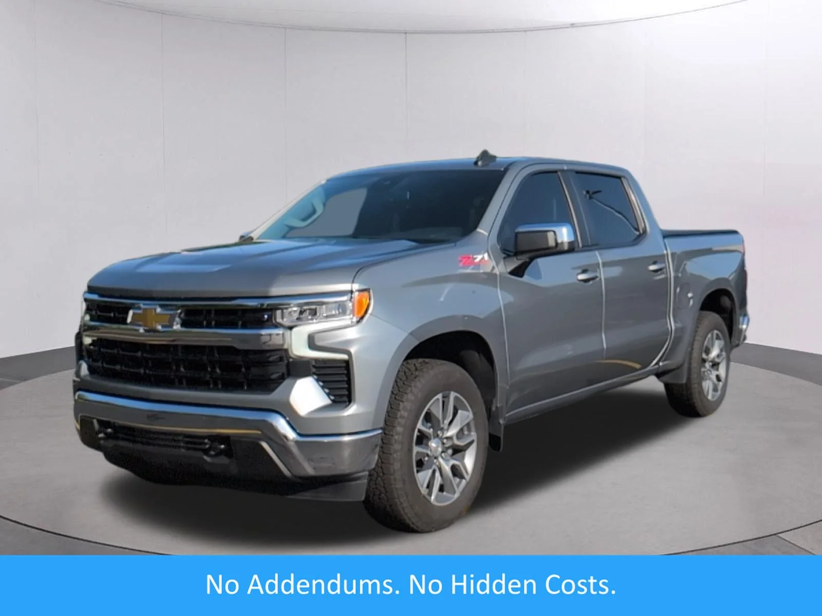 Used 2025 Sterling Gray Metallic Chevrolet LT image 1