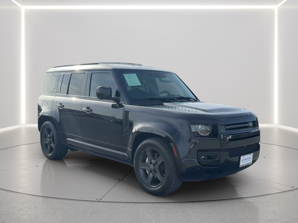 Used 2024 Black Land Rover X-Dynamic SE image 3