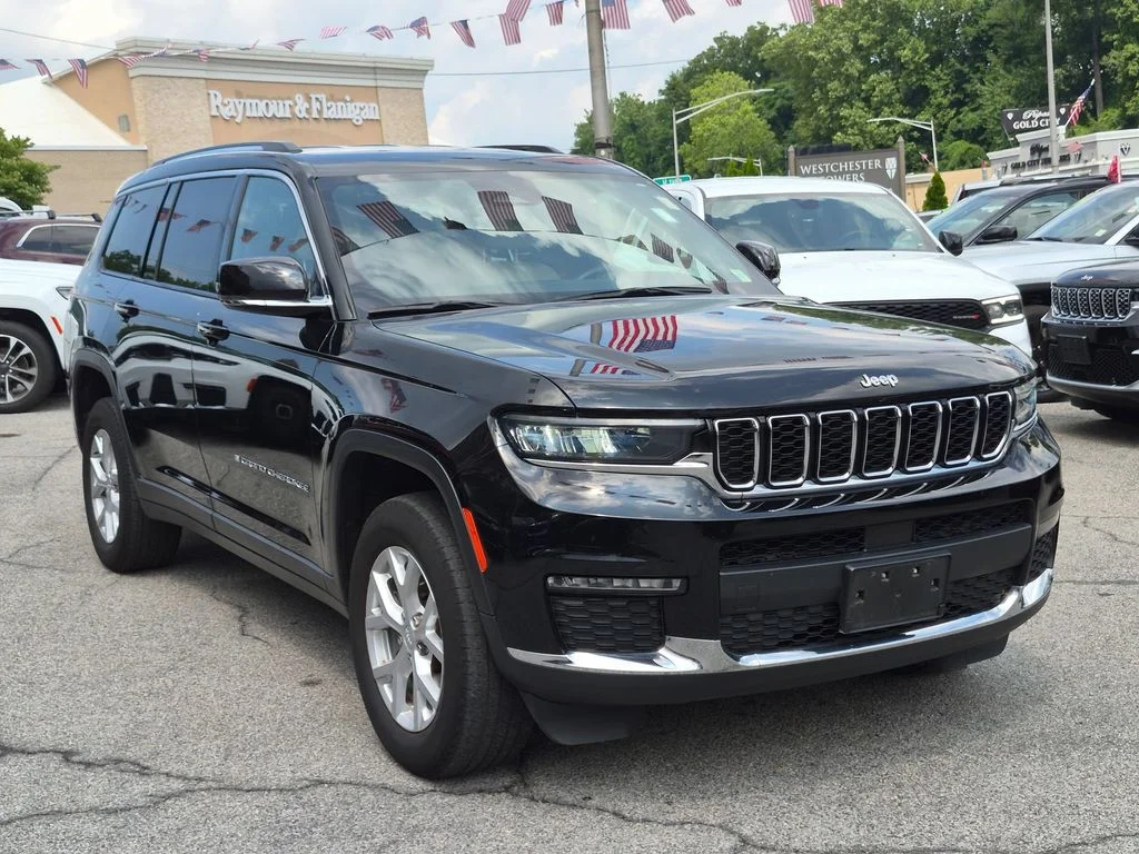 Used 2023 Black Jeep Limited image 4