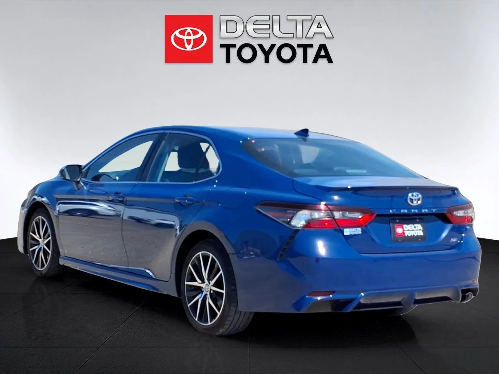 Used 2024 Reservoir Blue TOYOTA SE NIGHTSHADE AUTO image 3