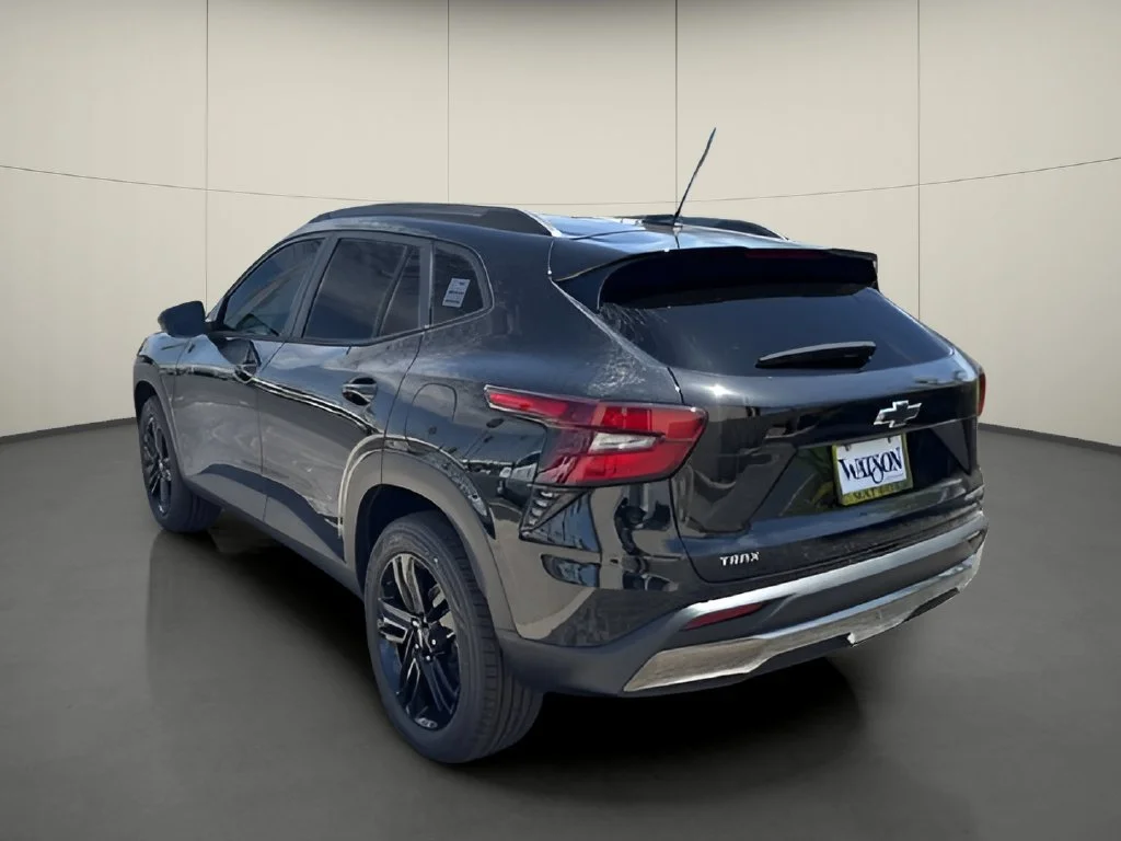 New 2026 Mosaic Black Metallic Chevrolet ACTIV image 5
