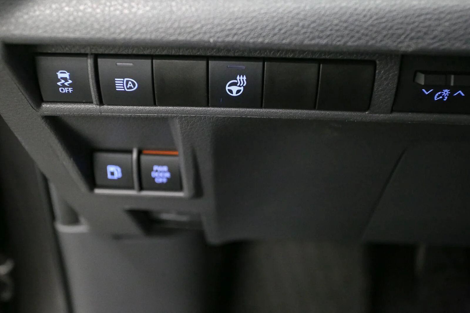 Used 2024 GY Toyota XLE image 40