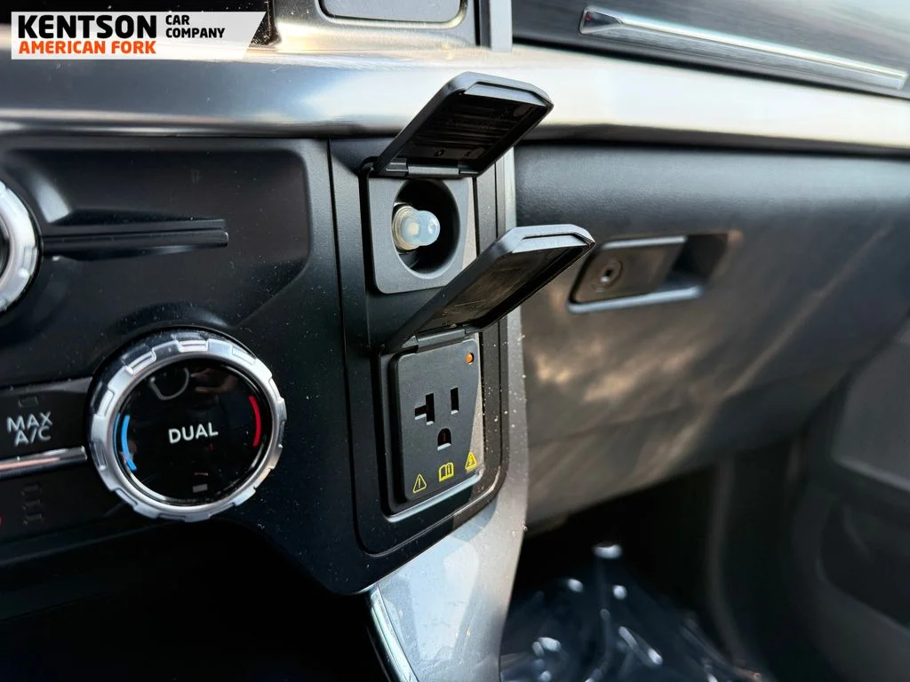 Used 2023 Black Ford Lariat image 26