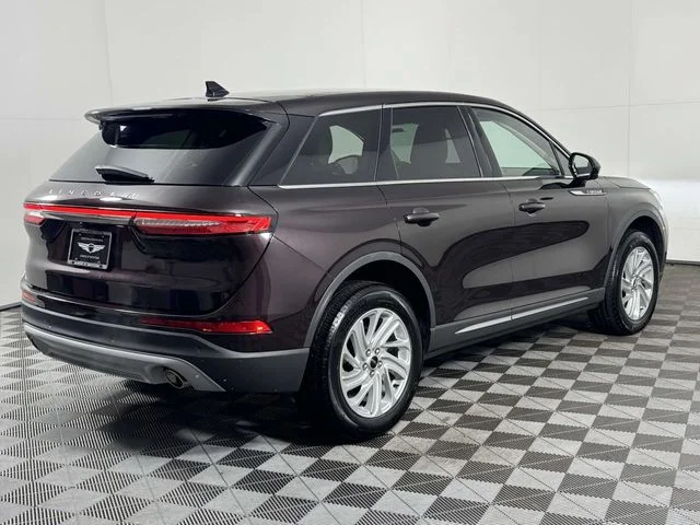 Used 2023 Red Lincoln Standard image 10