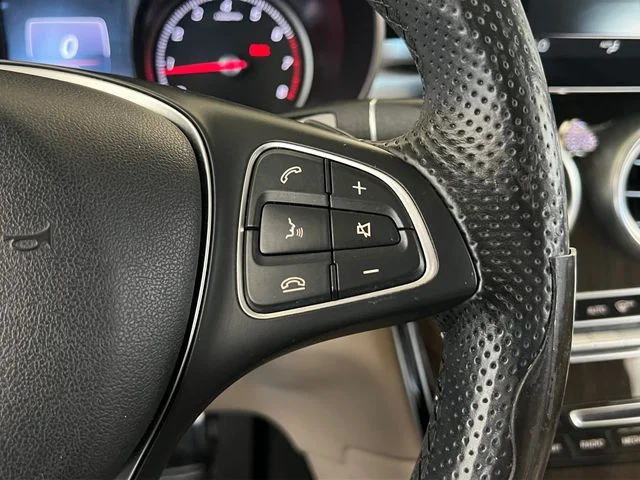 Used 2016 White Mercedes-Benz GLC 300 image 36