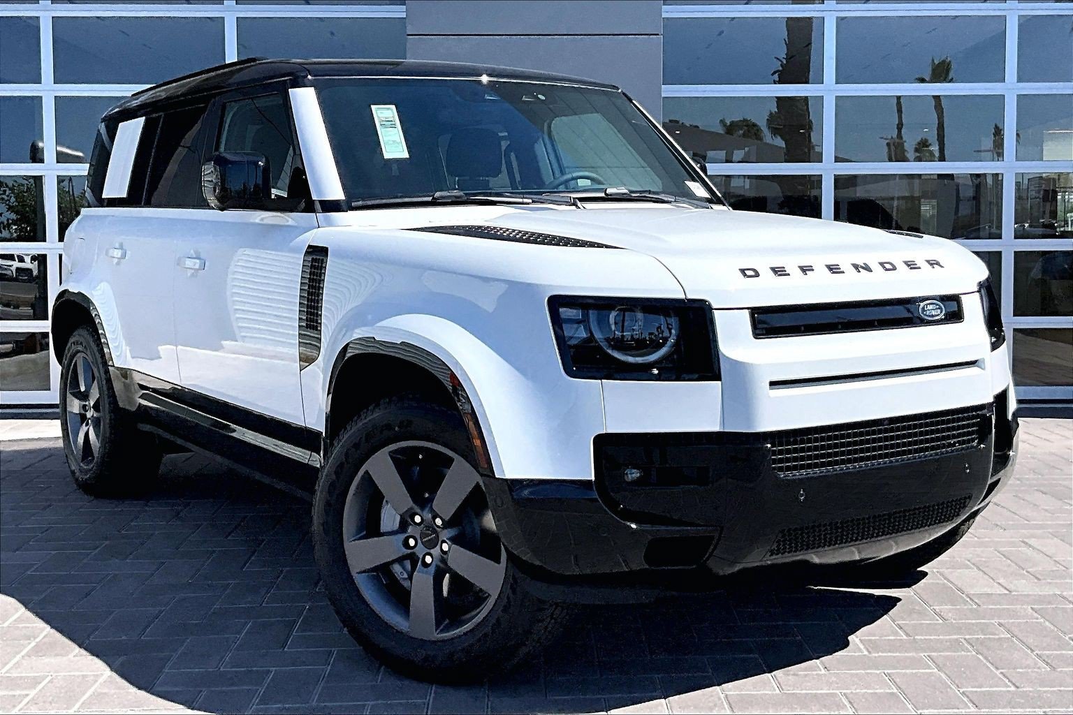 New 2026 Fuji White Land Rover X-Dynamic SE image 2