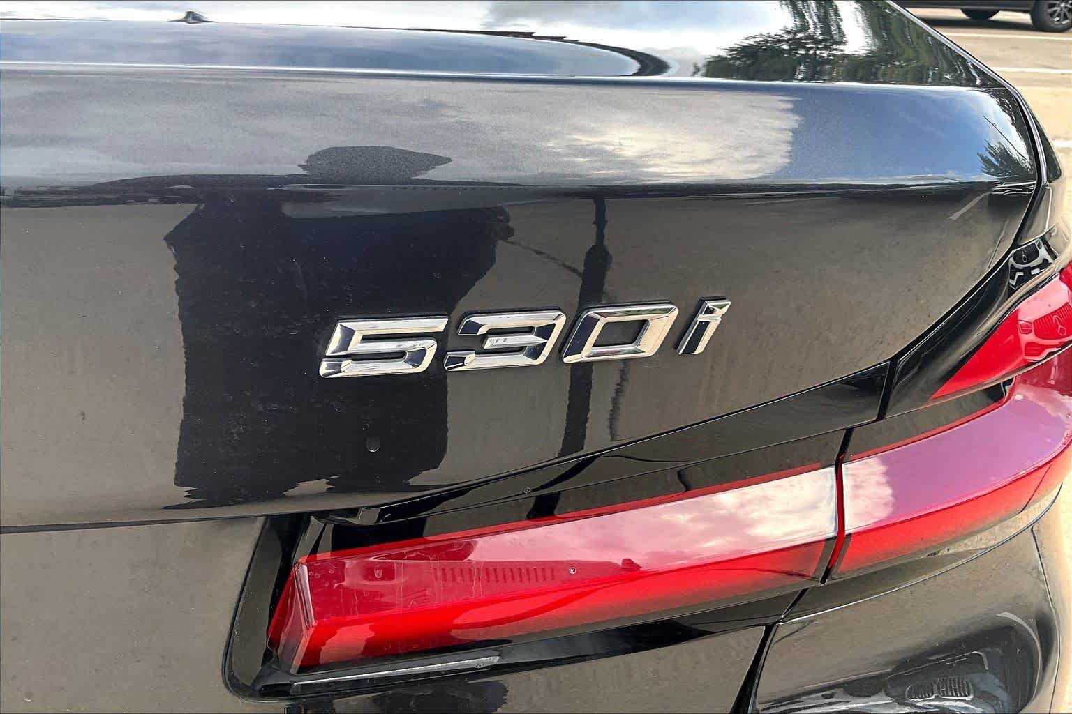 Used 2023 Dark Graphite Metallic BMW 530i image 9