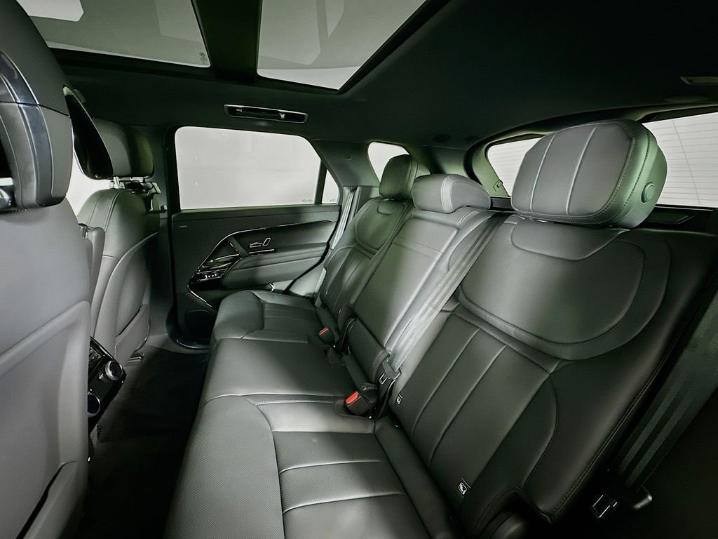 New 2026 Santorini Black Land Rover SE image 24