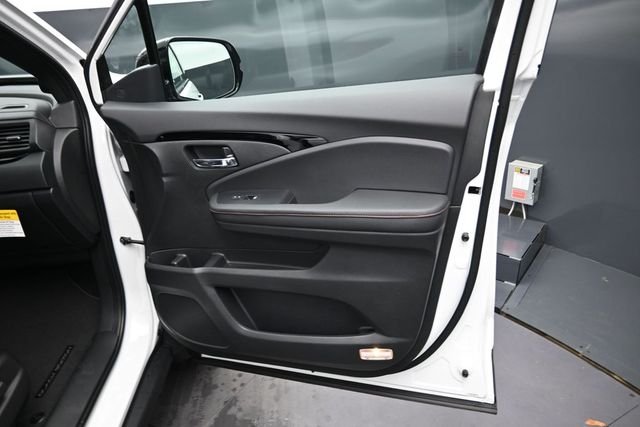 New 2026 Platinum White Pearl Honda Black Edition image 21