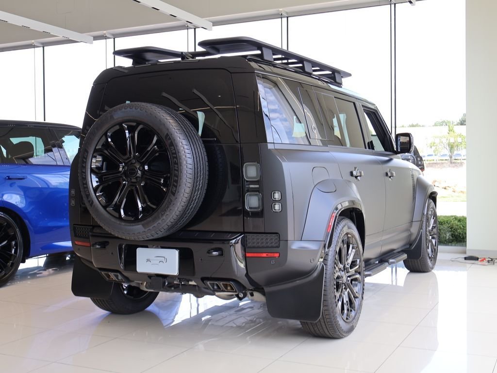 New 2026 Narvik Black Land Rover OCTA Black image 7