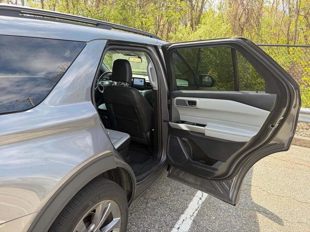 Used 2021 Gray Ford XLT image 17