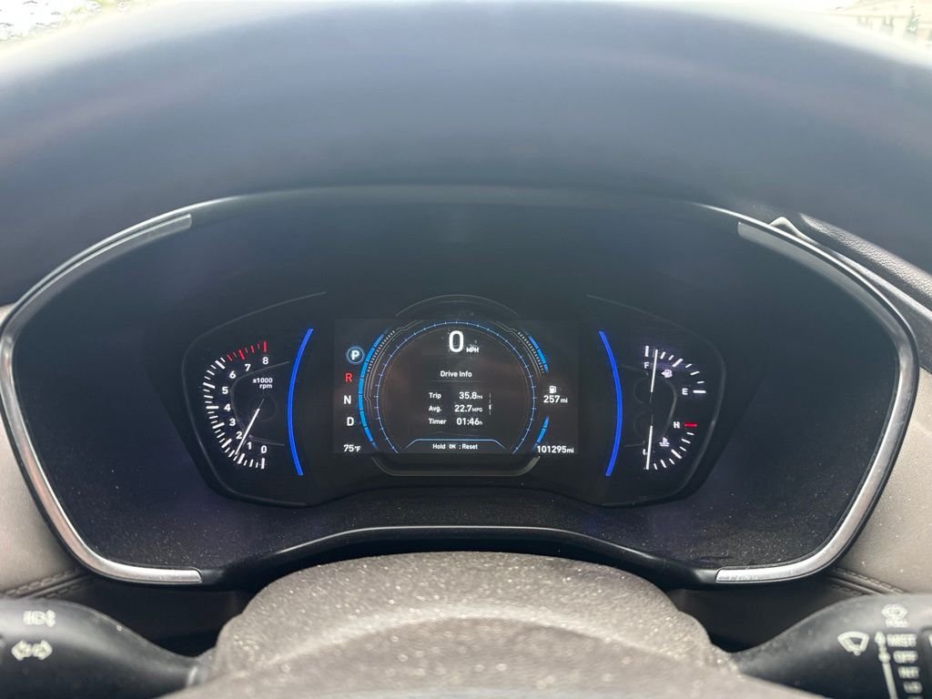 Used 2019 Silver Hyundai SEL Plus image 9