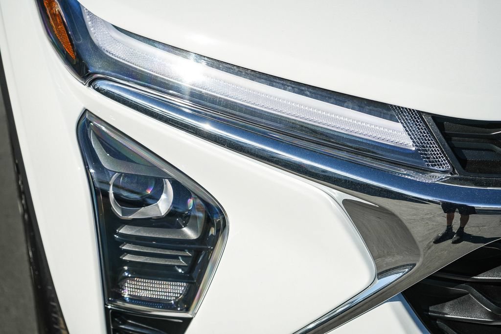New 2026 Summit White Chevrolet LT image 8