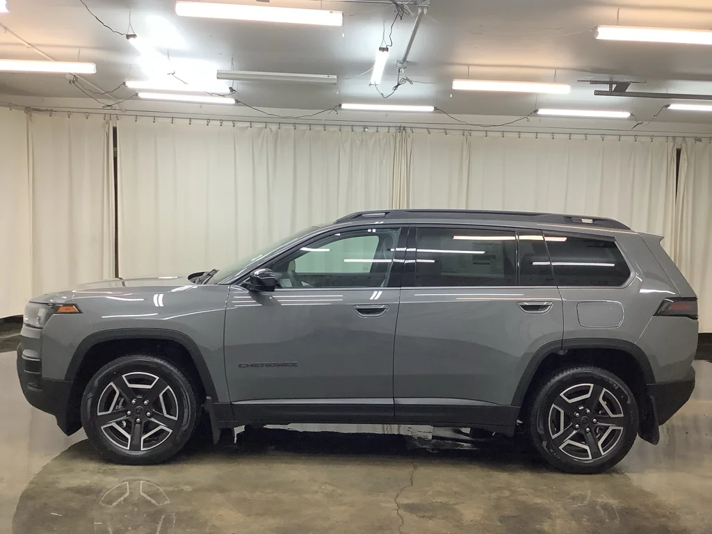 New 2026 Sting-Gray Clear-Coat Exterior Paint Jeep  image 9