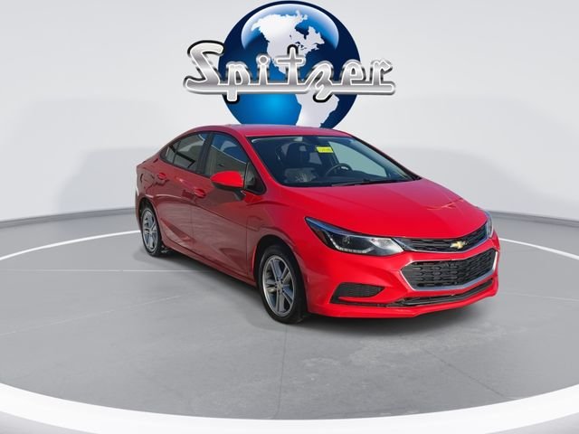 Used 2018 Chevrolet Cruze LT with VIN 1G1BE5SM0J7108854 for sale in Hartville, OH