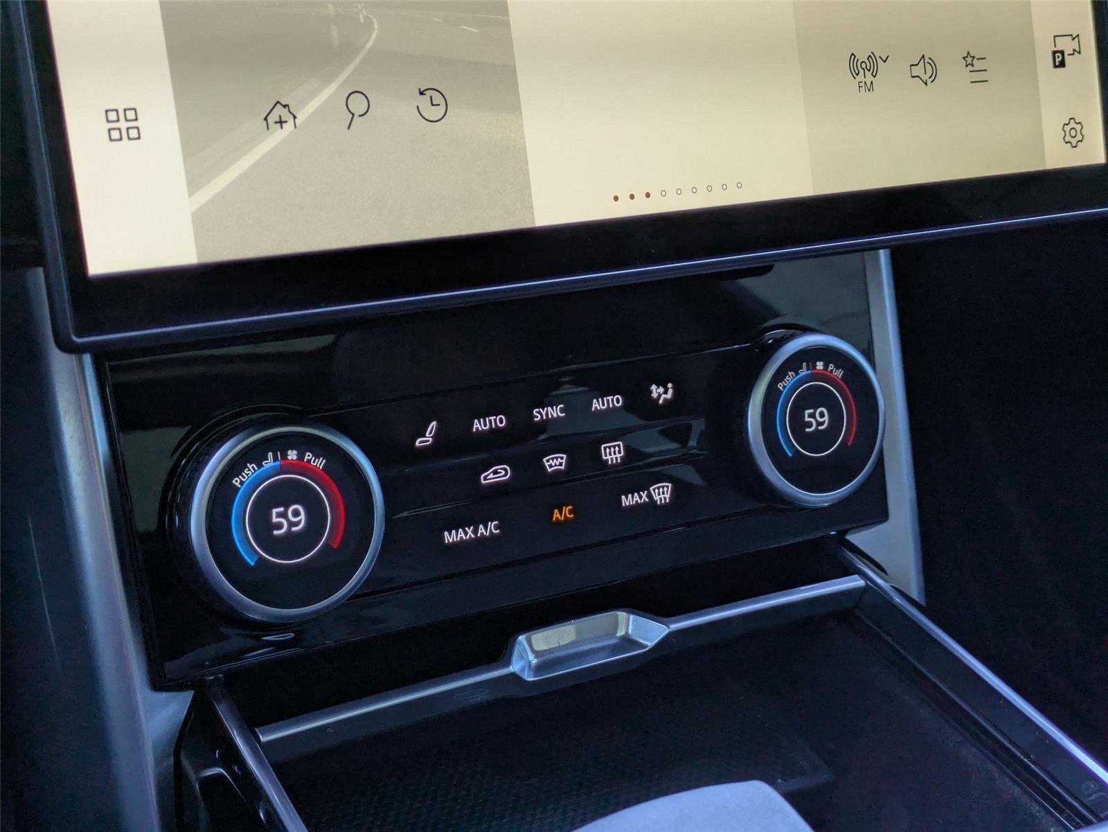 2023 Land Rover Range Rover SE - Photo 23