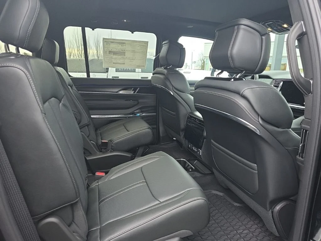 2026 Jeep Grand Wagoneer Summit Obsidian - Photo 10