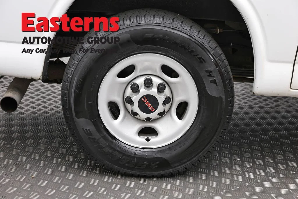 Used 2020 White GMC Work Van image 29