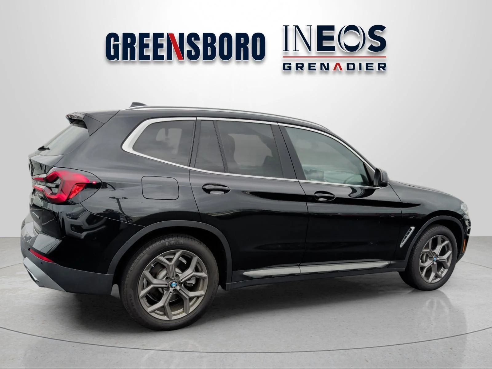 Used 2022 Black Sapphire Metallic BMW xDrive30i image 5