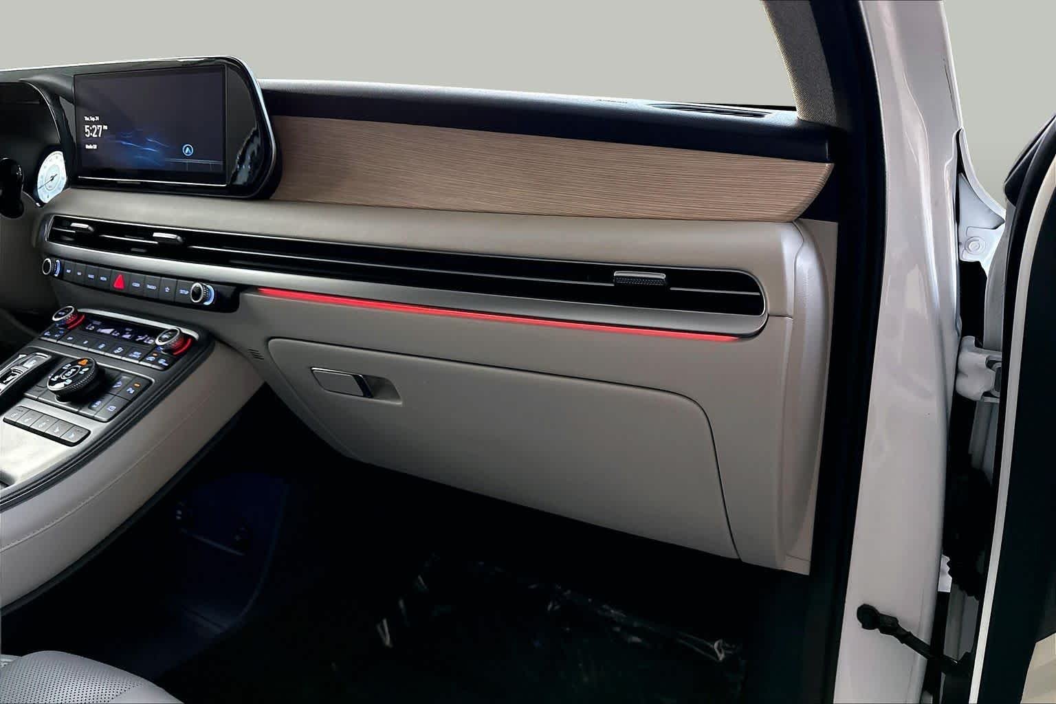 Used 2024 Hyper White Hyundai Limited image 19