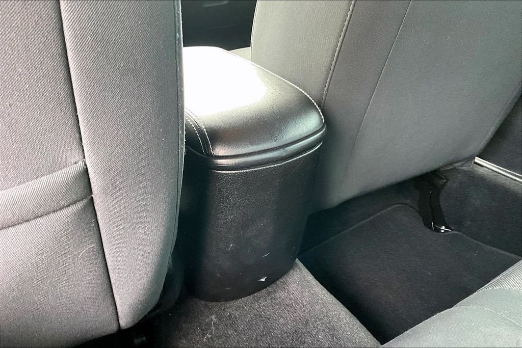 Used 2013 White Dodge SE image 32