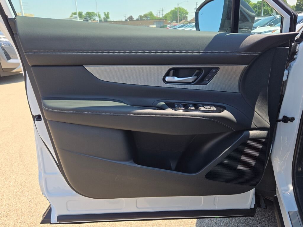 New 2026 White Nissan Platinum image 22
