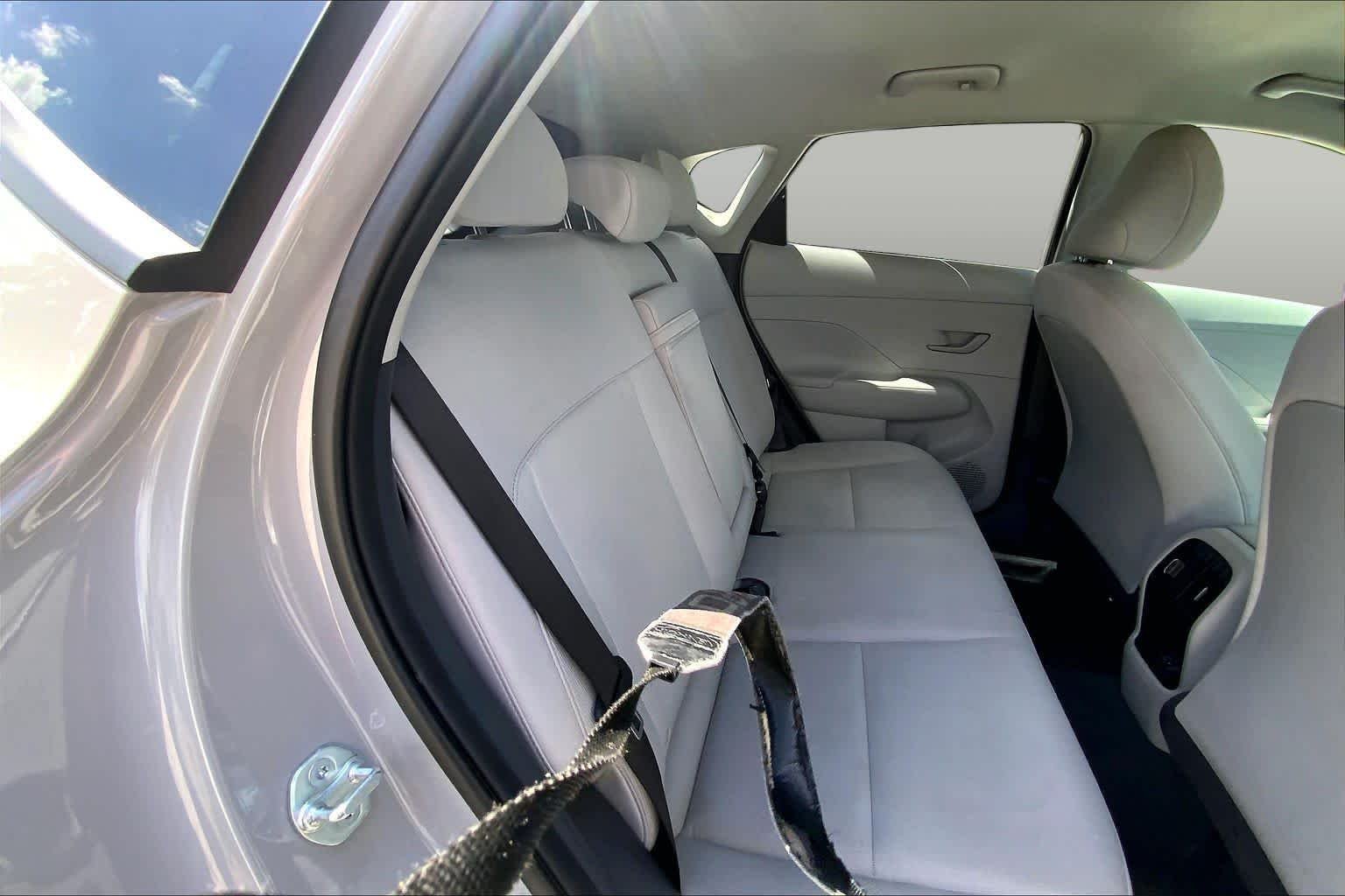 Used 2025 Cyber Gray Metallic Hyundai SEL image 19