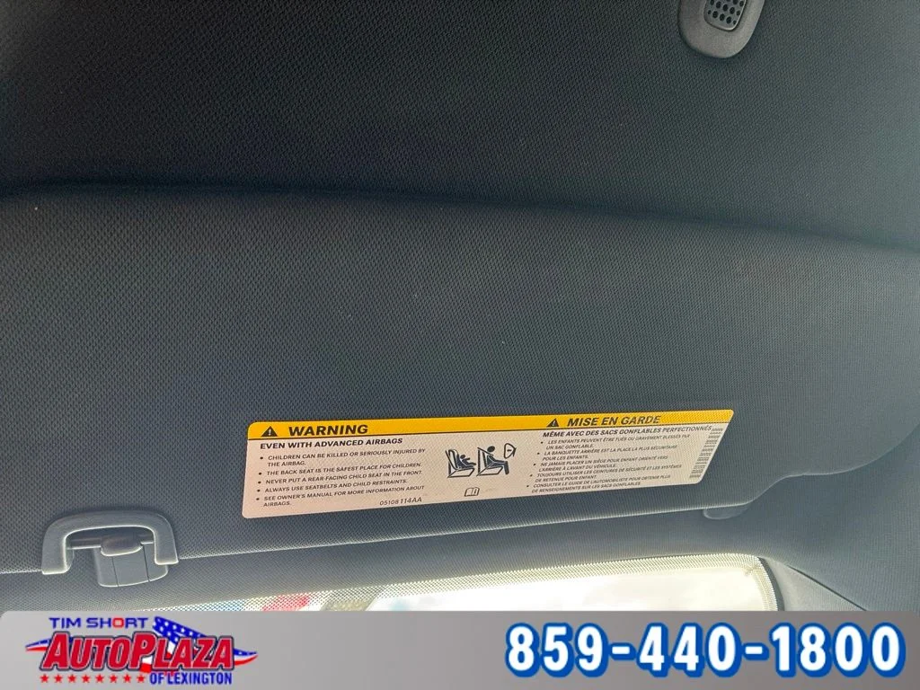 Used 2025 White Chrysler Select image 37
