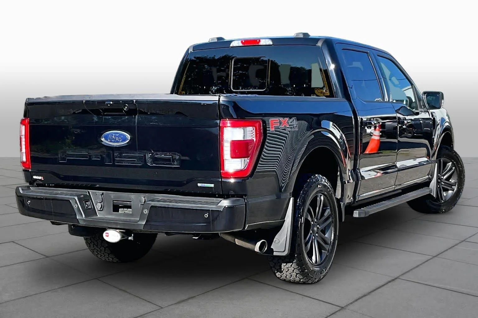 Used 2022 Agate Black Ford LARIAT image 13