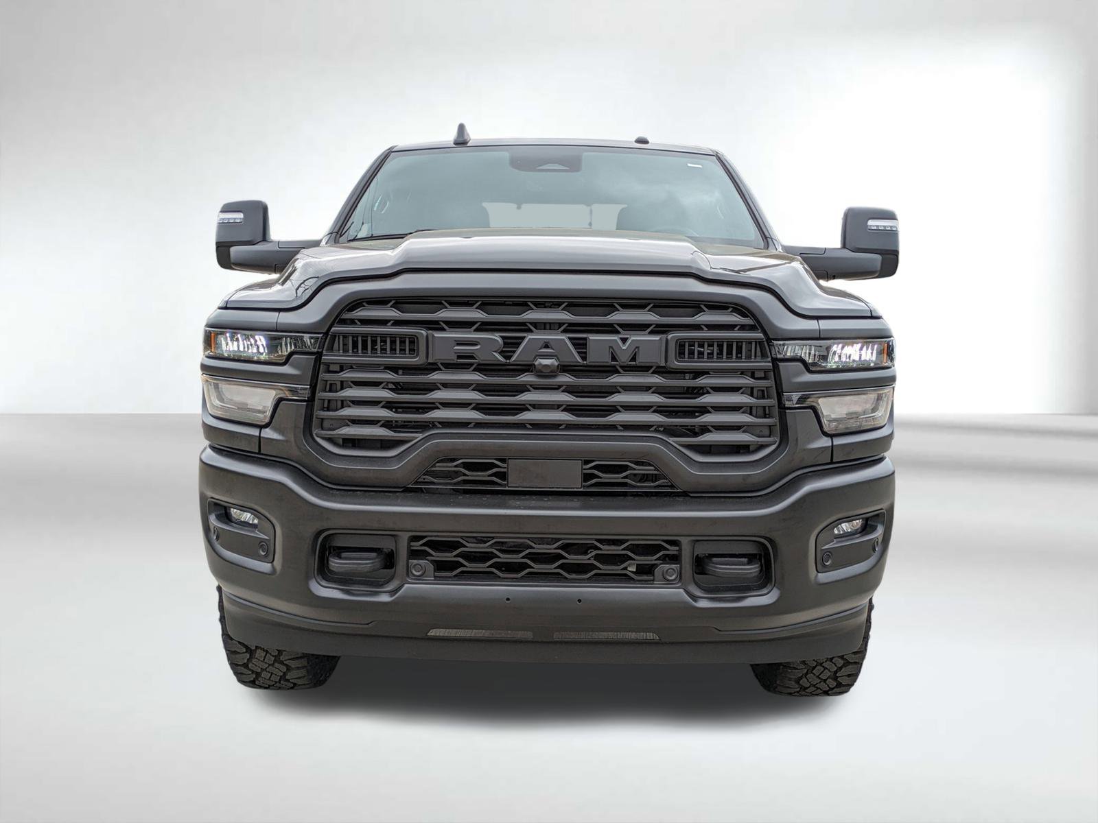 New 2026 Diamond Black Crystal Pearl-Coat Exterior Paint RAM Tradesman image 8