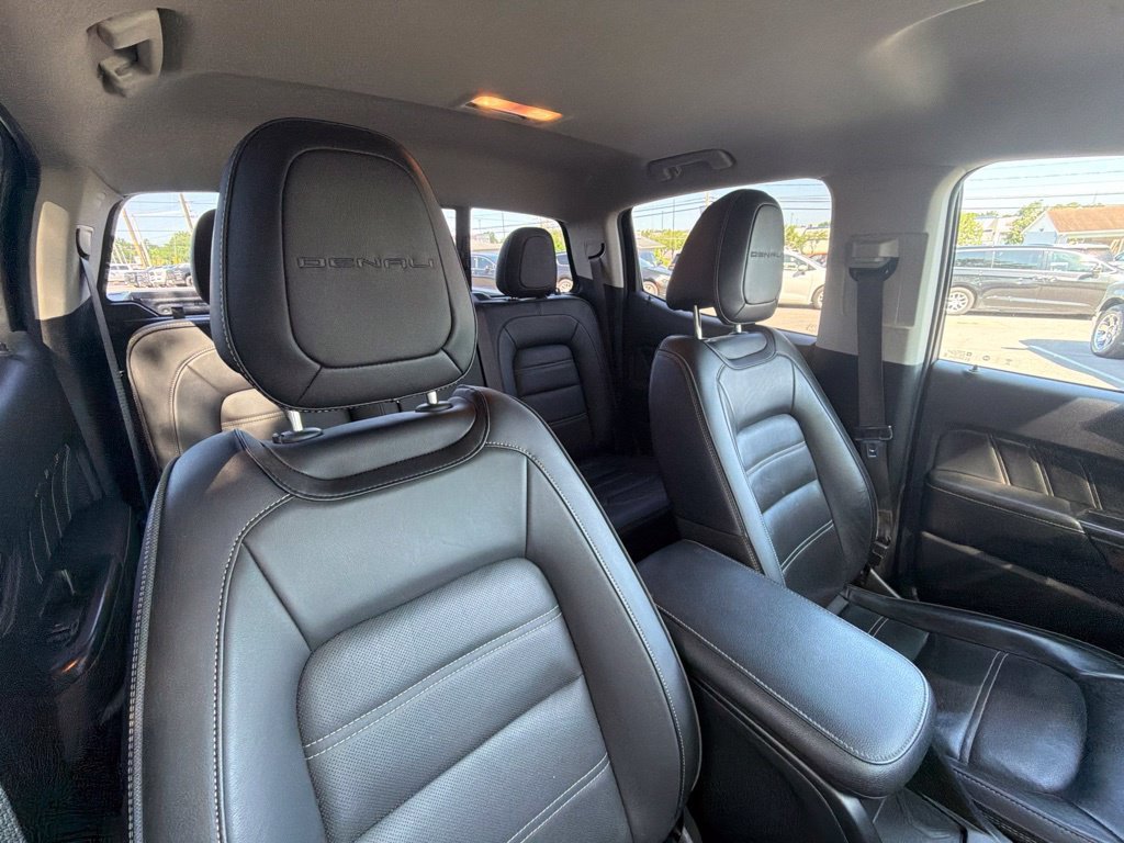 Used 2021 SATIN STEEL METALLIC GMC 4WD Denali image 44